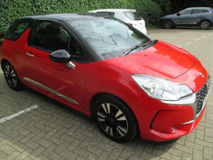 DS AUTOMOBILES DS 3 1.2 PureTech Chic Euro 6 3dr DS AUTOMOBILES DS 3 1.2 PureTech Chic Euro 6 3dr