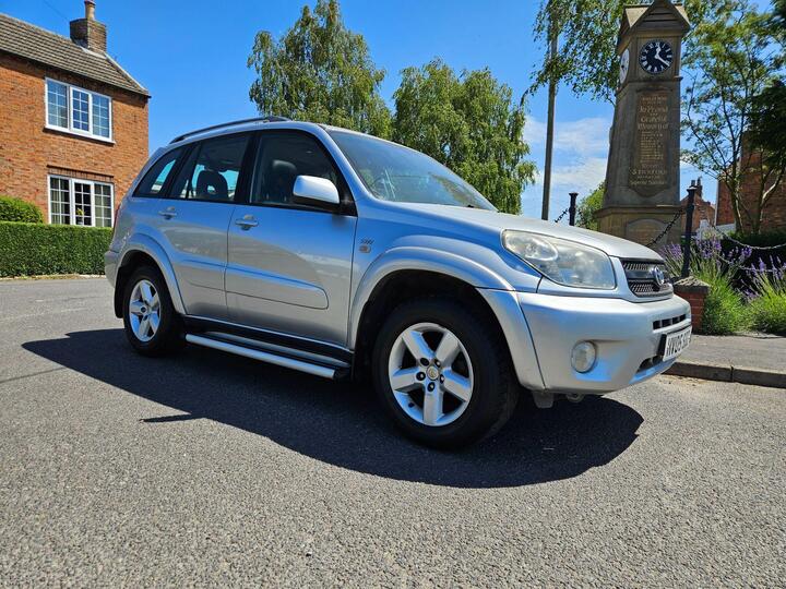 Toyota RAV4 2.0 VVT-i XT5 4WD 5dr