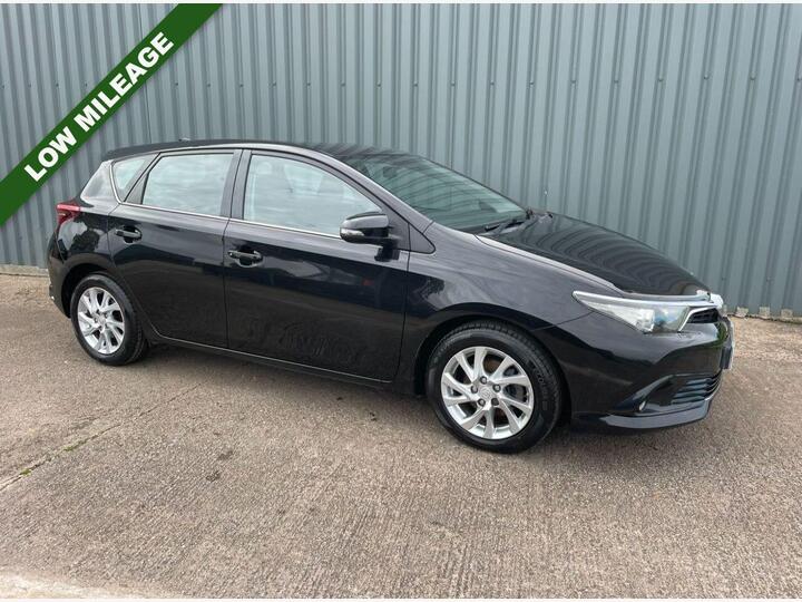 Toyota AURIS 1.2 VVT-i Icon Euro 6 (s/s) 5dr