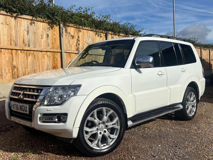 Mitsubishi SHOGUN 3.2 DI-DC SG5 Auto 4WD Euro 6 5dr LWB Mitsubishi SHOGUN 3.2 DI-DC SG5 Auto 4WD Euro 6 5dr LWB