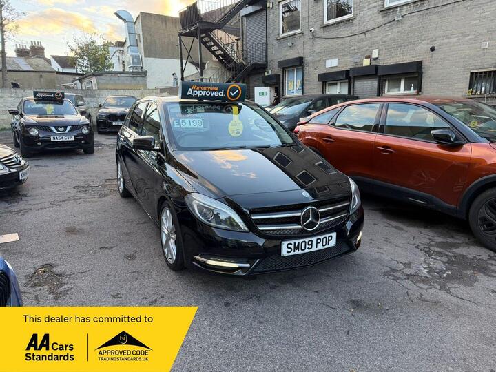 Mercedes-Benz B Class 1.8 B200 CDI BlueEfficiency Sport 7G-DCT Euro 5 (s/s) 5dr Mercedes-Benz B Class 1.8 B200 CDI BlueEfficiency Sport 7G-DCT Euro 5 (s/s) 5dr