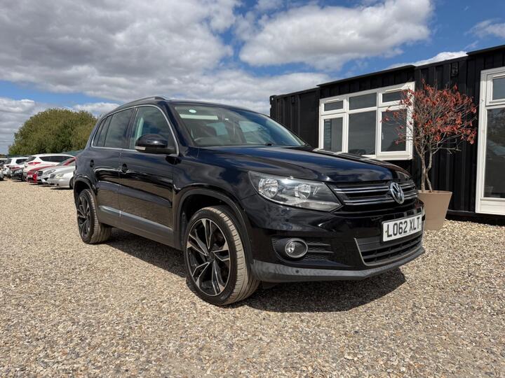 Volkswagen Tiguan 2.0 TDI BlueMotion Tech SE DSG 4WD Euro 5 (s/s) 5dr