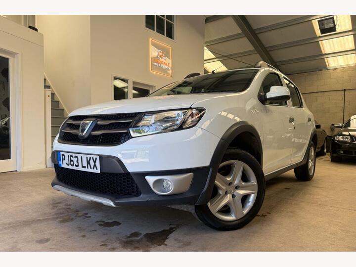 Dacia SANDERO STEPWAY 1.5 DCi Laureate Euro 5 5dr Dacia SANDERO STEPWAY 1.5 DCi Laureate Euro 5 5dr
