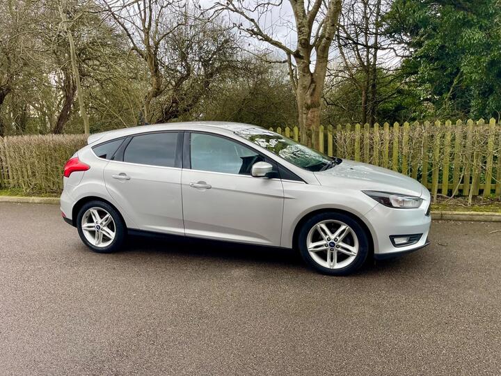 Ford Focus 1.0T EcoBoost Zetec Euro 6 (s/s) 5dr