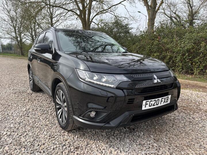 Mitsubishi OUTLANDER 2.0 MIVEC Exceed CVT 4WD Euro 6 (s/s) 5dr Mitsubishi OUTLANDER 2.0 MIVEC Exceed CVT 4WD Euro 6 (s/s) 5dr