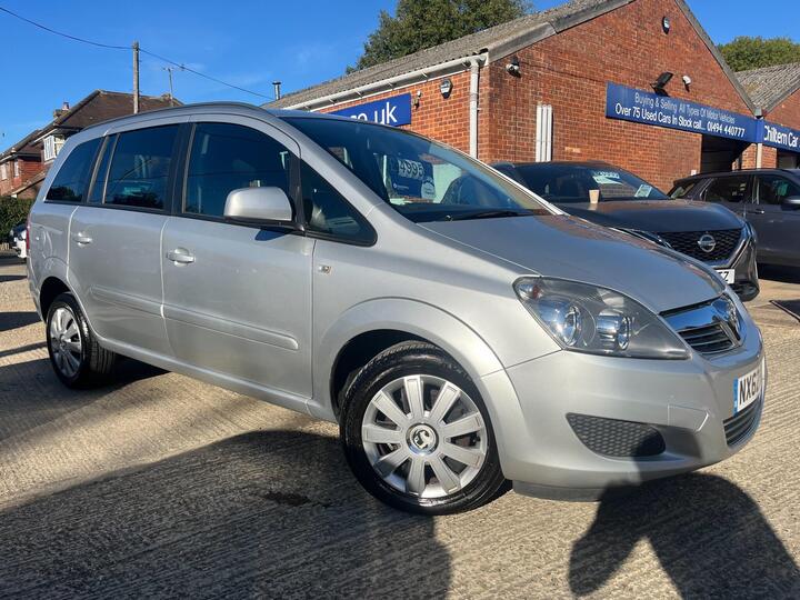 Vauxhall Zafira 1.8 16V Exclusiv Euro 5 5dr (SNav) Vauxhall Zafira 1.8 16V Exclusiv Euro 5 5dr (SNav)