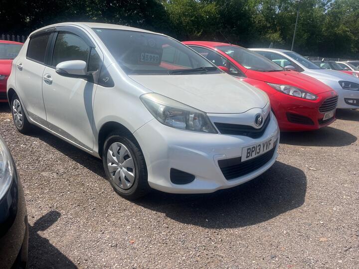 Toyota Yaris 1.0 VVT-i Active Euro 5 5dr