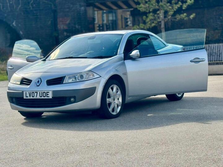 Renault MEGANE 1.9 DCi FAP Dynamique S 2dr Renault MEGANE 1.9 DCi FAP Dynamique S 2dr