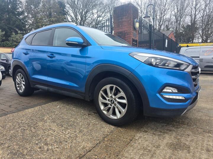 Hyundai TUCSON 2.0 CRDi SE Nav Auto 4WD Euro 6 5dr Hyundai TUCSON 2.0 CRDi SE Nav Auto 4WD Euro 6 5dr