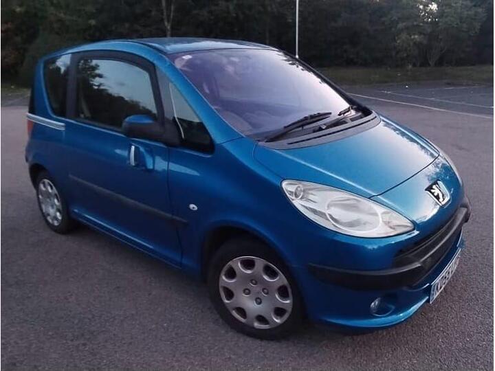 Peugeot 1007 1.6 16v Dolce 3dr