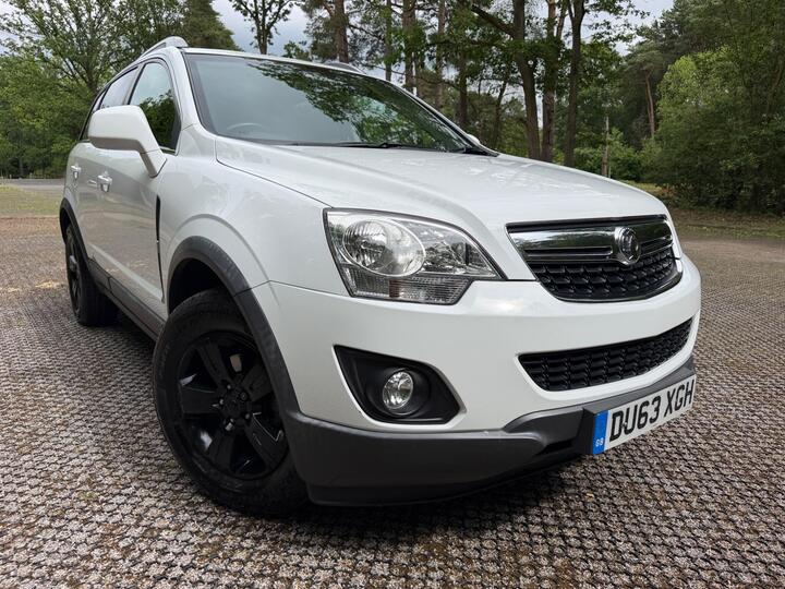 Vauxhall Antara 2.2 CDTi Exclusiv 2WD Euro 5 (s/s) 5dr Vauxhall Antara 2.2 CDTi Exclusiv 2WD Euro 5 (s/s) 5dr