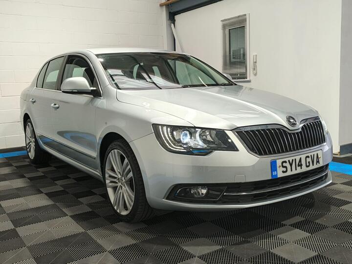 Skoda Superb 2.0 TDI Elegance Euro 5 (s/s) 5dr
