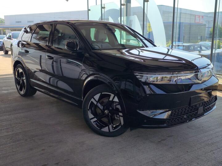 Vauxhall Grandland Electric 73kWh Ultimate Auto 5dr