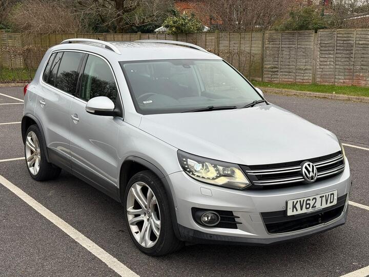 Volkswagen Tiguan 2.0 TDI BlueMotion Tech Sport 4WD Euro 5 (s/s) 5dr