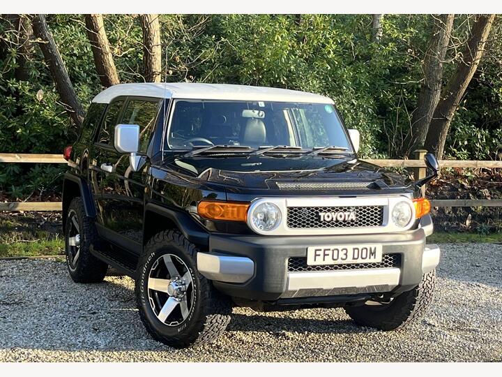 Toyota FJ Cruiser 4.0 V6 4X4 Auto Right Hand Drive