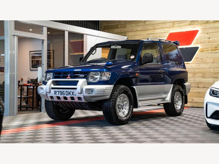 Mitsubishi Pajero 3.5 V6 24v SWB Flared Arch