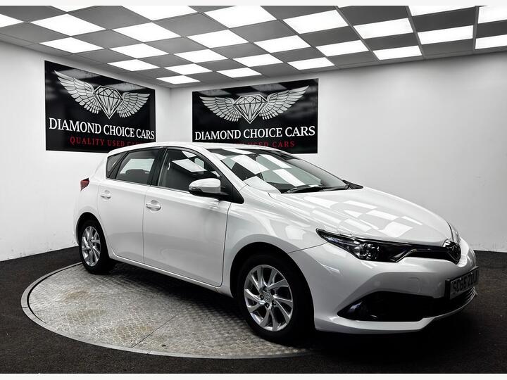Toyota AURIS 1.2 VVT-i Icon Euro 6 (s/s) 5dr Toyota AURIS 1.2 VVT-i Icon Euro 6 (s/s) 5dr