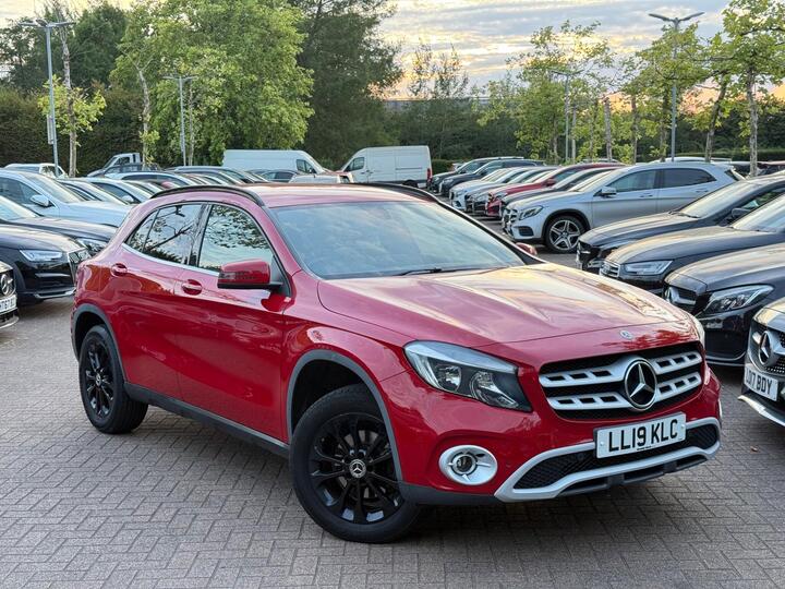 Mercedes-Benz GLA 1.6 GLA200 SE (Executive) Euro 6 (s/s) 5dr