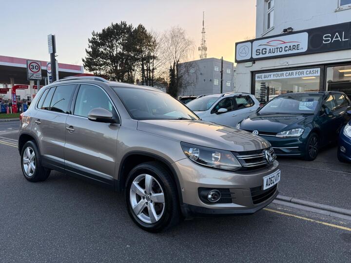 Volkswagen Tiguan 2.0 TDI BlueMotion Tech SE 4WD Euro 5 (s/s) 5dr