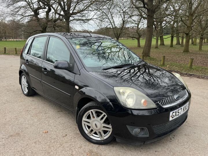 Ford Fiesta 1.4 Ghia 5dr