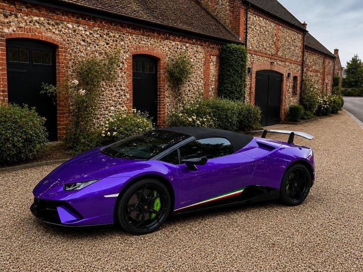 Lamborghini Huracan 5.2 V10 LP 640-4 Performante Spyder LDF 4WD Euro 6 (s/s) 2dr Lamborghini Huracan 5.2 V10 LP 640-4 Performante Spyder LDF 4WD Euro 6 (s/s) 2dr