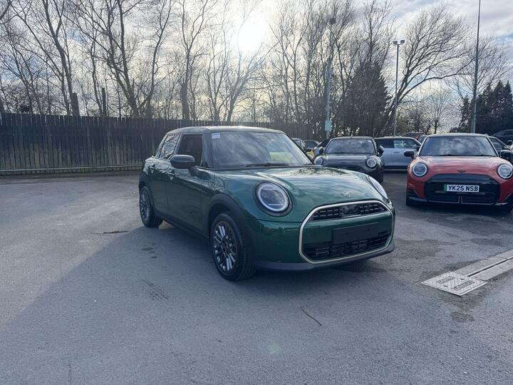 MINI Cooper 1.5C Exclusive Steptronic Euro 6 (s/s) 5dr