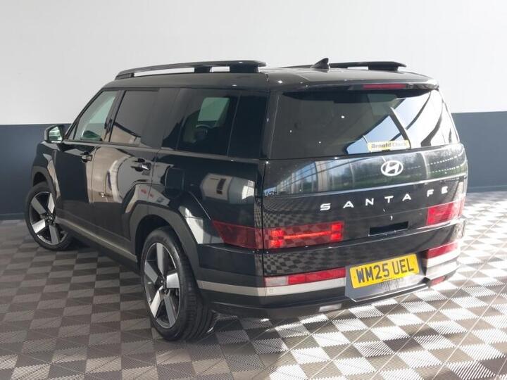 Hyundai Santa Fe 1.6 T-GDi 13.8kWh Premium Auto 4WD Euro 6 (s/s) 5dr (7Seat) Hyundai Santa Fe 1.6 T-GDi 13.8kWh Premium Auto 4WD Euro 6 (s/s) 5dr (7Seat)