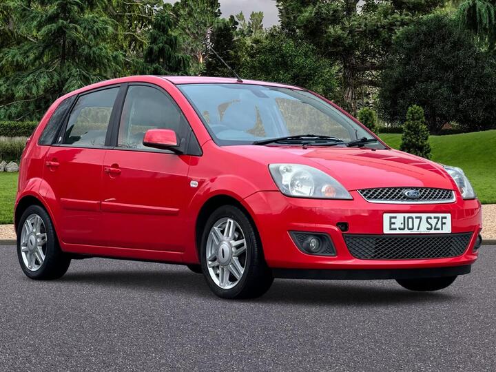 Ford Fiesta 1.6 Ghia 5dr
