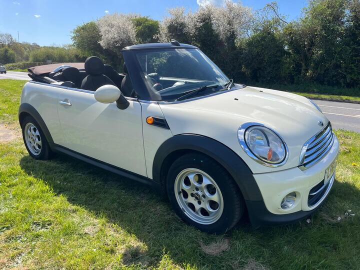 MINI Convertible 1.6 Cooper Euro 5 (s/s) 2dr