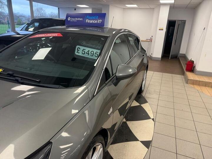 Vauxhall Astra 1.6 CDTi BlueInjection SRi VX Line Euro 6 (s/s) 5dr
