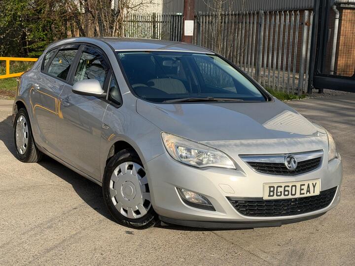 Vauxhall Astra 1.6 16v Exclusiv Euro 5 5dr