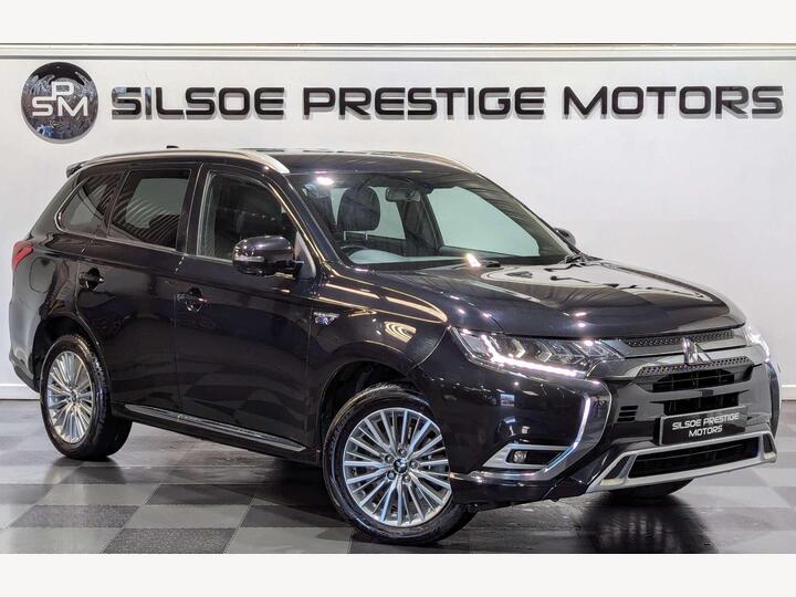 Mitsubishi OUTLANDER 2.4h TwinMotor 13.8kWh 4h CVT 4WD Euro 6 (s/s) 5dr Mitsubishi OUTLANDER 2.4h TwinMotor 13.8kWh 4h CVT 4WD Euro 6 (s/s) 5dr