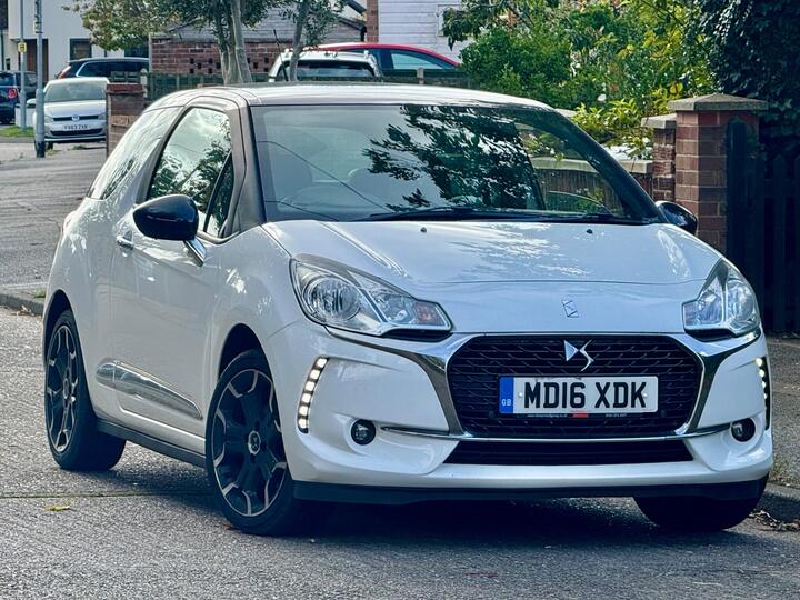 DS AUTOMOBILES DS 3 1.2 PureTech Elegance Euro 6 (s/s) 3dr DS AUTOMOBILES DS 3 1.2 PureTech Elegance Euro 6 (s/s) 3dr