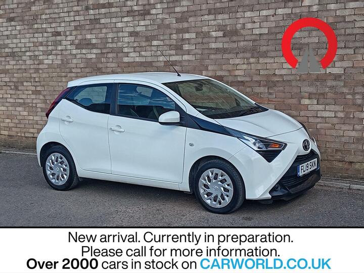Toyota AYGO 1.0 VVT-i X-play X-shift Euro 6 5dr