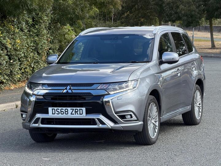 Mitsubishi Outlander 2.4h TwinMotor 13.8kWh 4h CVT 4WD Euro 6 (s/s) 5dr