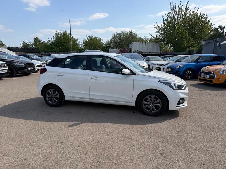 Hyundai I20 1.2 SE Launch Edition Euro 6 (s/s) 5dr Hyundai I20 1.2 SE Launch Edition Euro 6 (s/s) 5dr