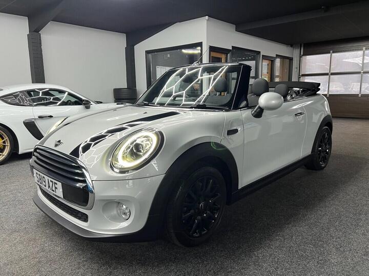 MINI CONVERTIBLE 1.5 Cooper Classic Euro 6 (s/s) 2dr
