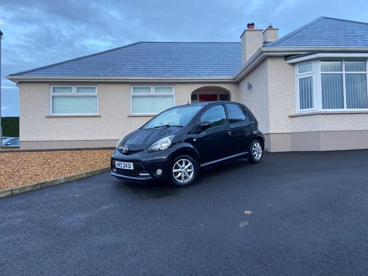 Toyota AYGO 1.0 VVT-i Mode Euro 5 5dr Toyota AYGO 1.0 VVT-i Mode Euro 5 5dr
