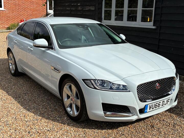 Jaguar XF 2.0d Portfolio Auto Euro 6 (s/s) 4dr