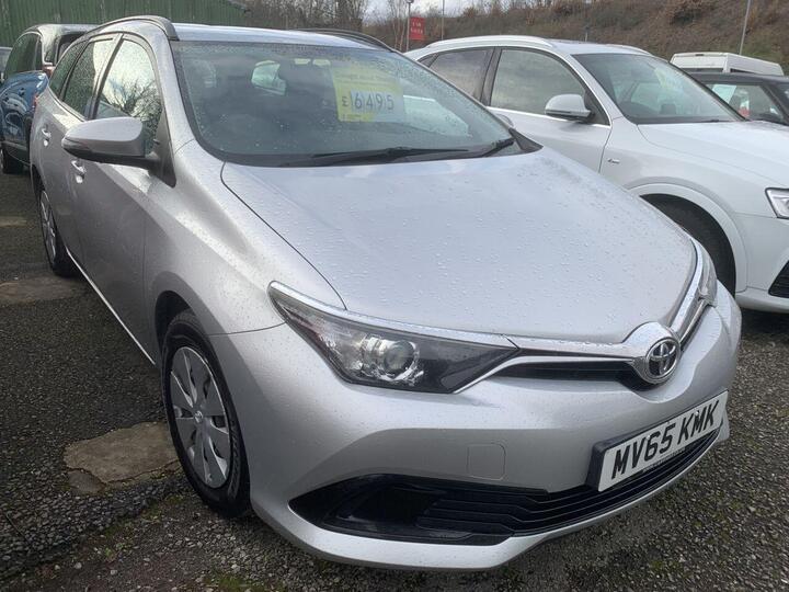 Toyota AURIS 1.4 D-4D Active Touring Sports Euro 6 (s/s) 5dr Toyota AURIS 1.4 D-4D Active Touring Sports Euro 6 (s/s) 5dr