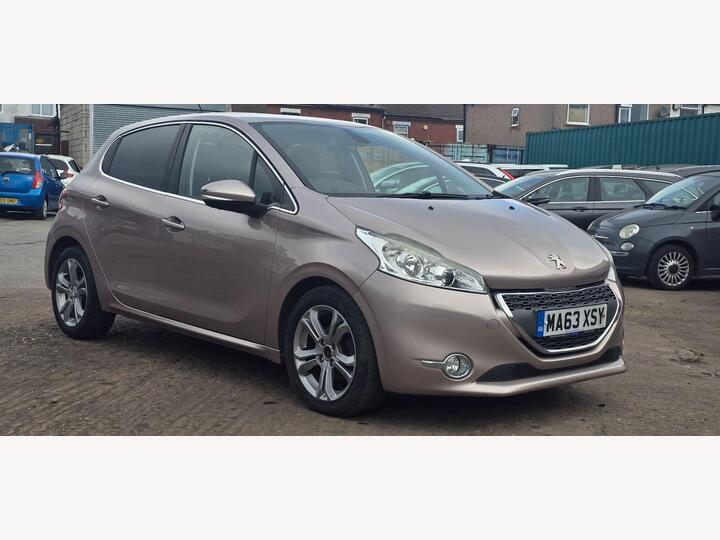 Peugeot 208 1.2 VTi Allure Euro 5 5dr