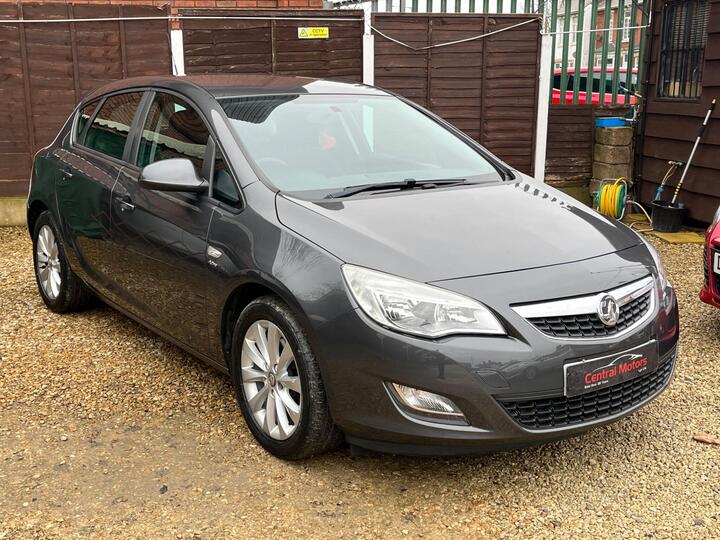 Vauxhall Astra 1.7 CDTi EcoFLEX Active Euro 5 5dr Vauxhall Astra 1.7 CDTi EcoFLEX Active Euro 5 5dr