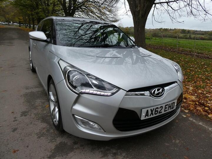Hyundai Veloster 1.6 GDi Sport Euro 5 4dr Hyundai Veloster 1.6 GDi Sport Euro 5 4dr