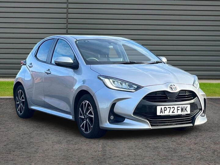 Toyota Yaris 1.5 VVT-h Design E-CVT Euro 6 (s/s) 5dr
