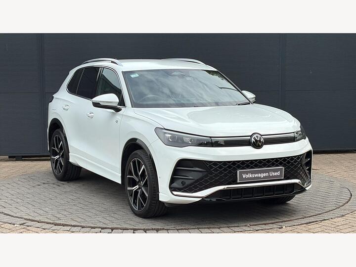 Volkswagen Tiguan 1.5 ETSI MHEV R-Line DSG Euro 6 (s/s) 5dr Volkswagen Tiguan 1.5 ETSI MHEV R-Line DSG Euro 6 (s/s) 5dr
