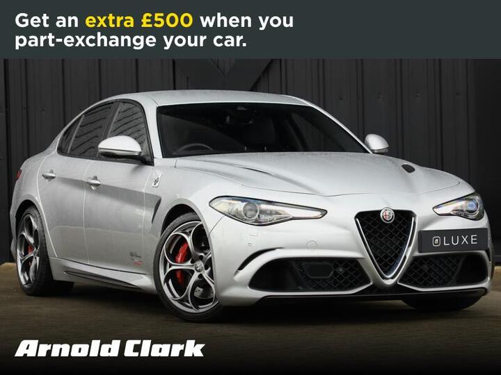 Alfa Romeo Giulia 2.9 V6 Bi-Turbo Quadrifoglio Auto Euro 6 (s/s) 4dr Alfa Romeo Giulia 2.9 V6 Bi-Turbo Quadrifoglio Auto Euro 6 (s/s) 4dr