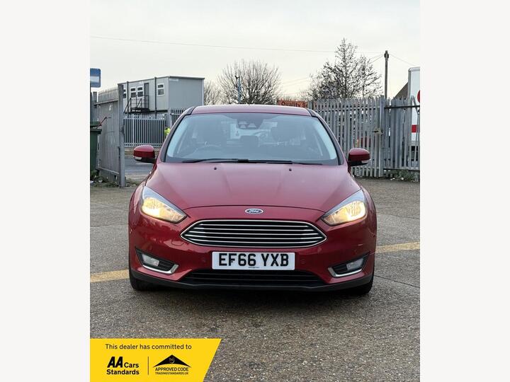 Ford Focus 1.0T EcoBoost Titanium Auto Euro 6 (s/s) 5dr