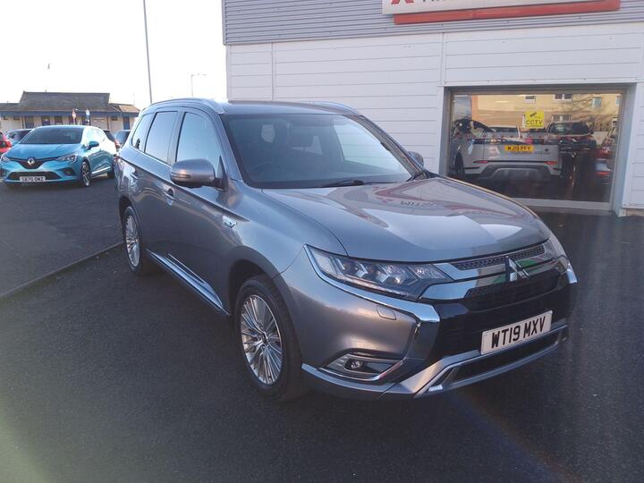 Mitsubishi Outlander 2.4h TwinMotor 13.8kWh 4h CVT 4WD Euro 6 (s/s) 5dr