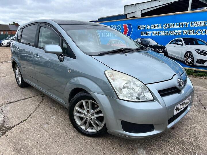 Toyota Corolla Verso 2.2 D-4D SR 5dr Toyota Corolla Verso 2.2 D-4D SR 5dr