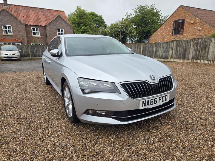 Skoda Superb 2.0 TDI SE Business Euro 6 (s/s) 5dr Skoda Superb 2.0 TDI SE Business Euro 6 (s/s) 5dr